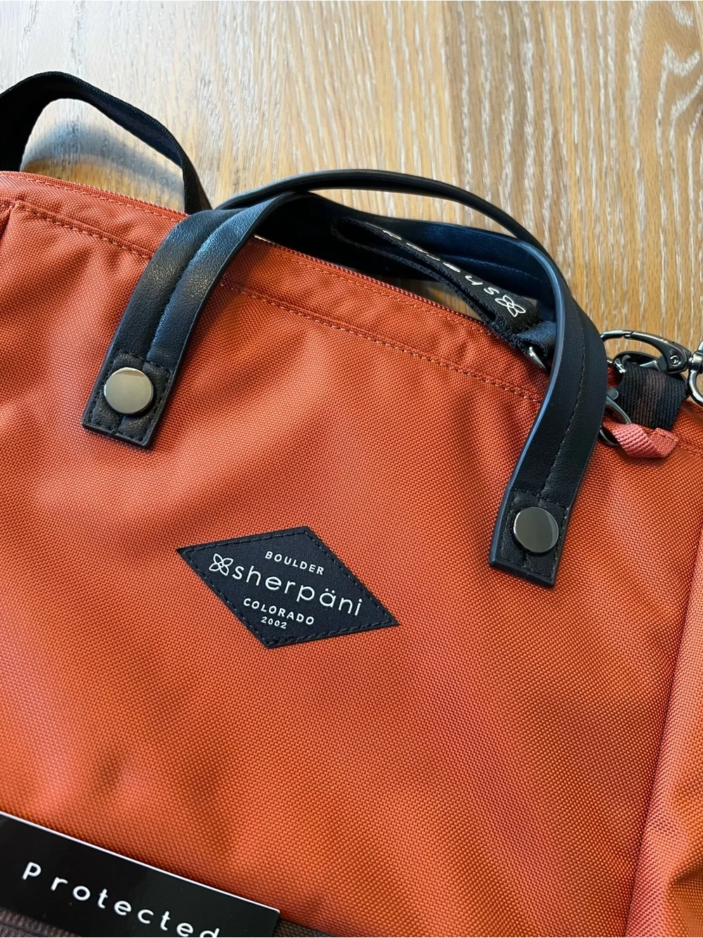 SHERPANI Dispatch Bag in Clay New